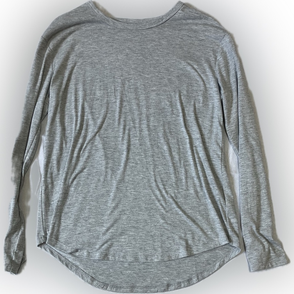 NWOT SO Heather Gray Long Sleeve Shirt Women’s Size M